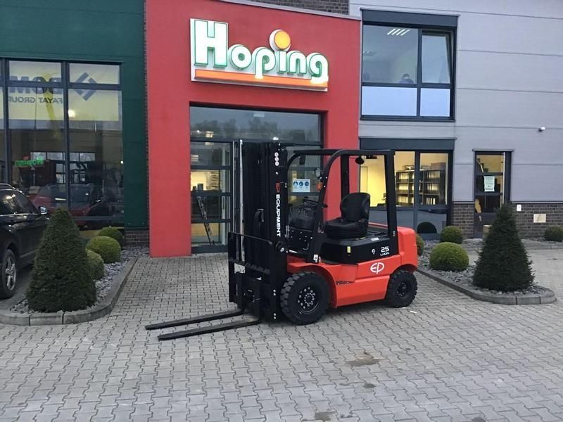 E-FARM: EP Equipment ep equipment efl 252 - Carretilla elevadora - id P3A1FXY - 22.000 € - Alemania