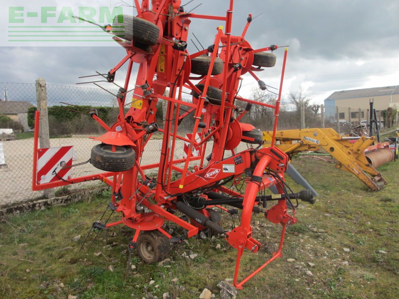Kuhn GF 8702 Høvender 9.500 €