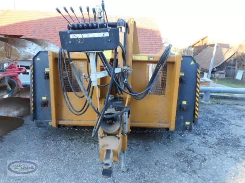 E-FARM: MAMMUT sk profi 400 l/r - Silage cutter and feeder - id VJFYJAD - €7,956 - Year of construction: 2013 - Austria