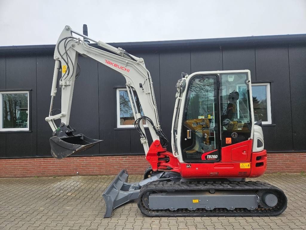 Takeuchi TB 260 Mini excavadora  57.950 €