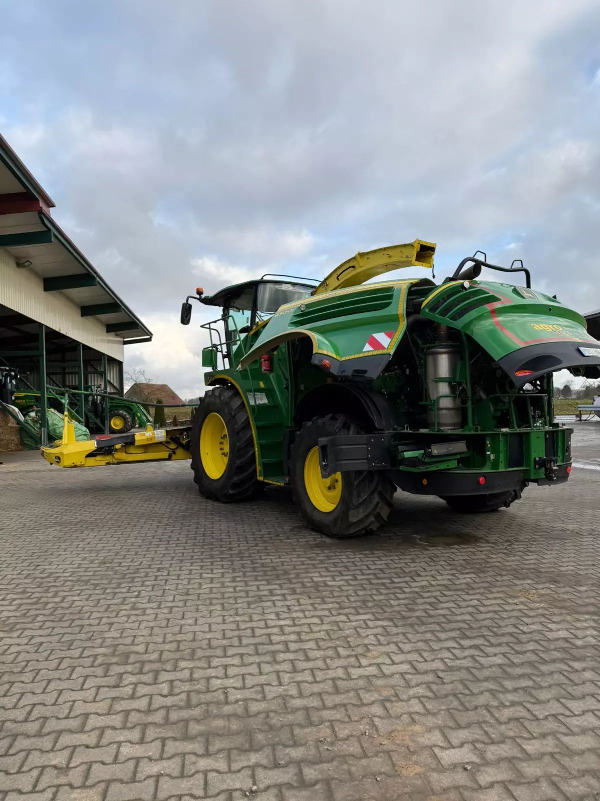 John Deere 8500 Cosechadora de forraje autopropulsada 133.000 €