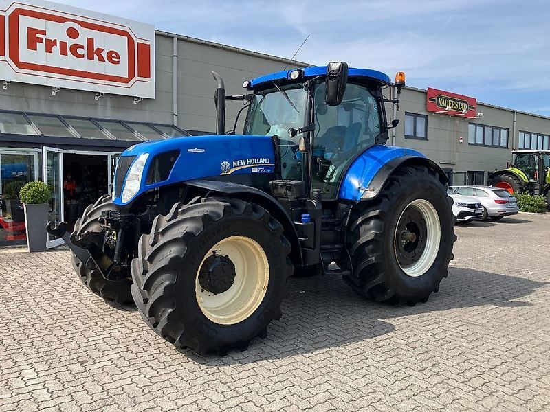 E-FARM: New Holland T7.270 - Tractor - id SBAGHAN - 64.550 EUR - Anul: 2015 - Citeste ore: 8.345,Muterea motorului: 270,Germania