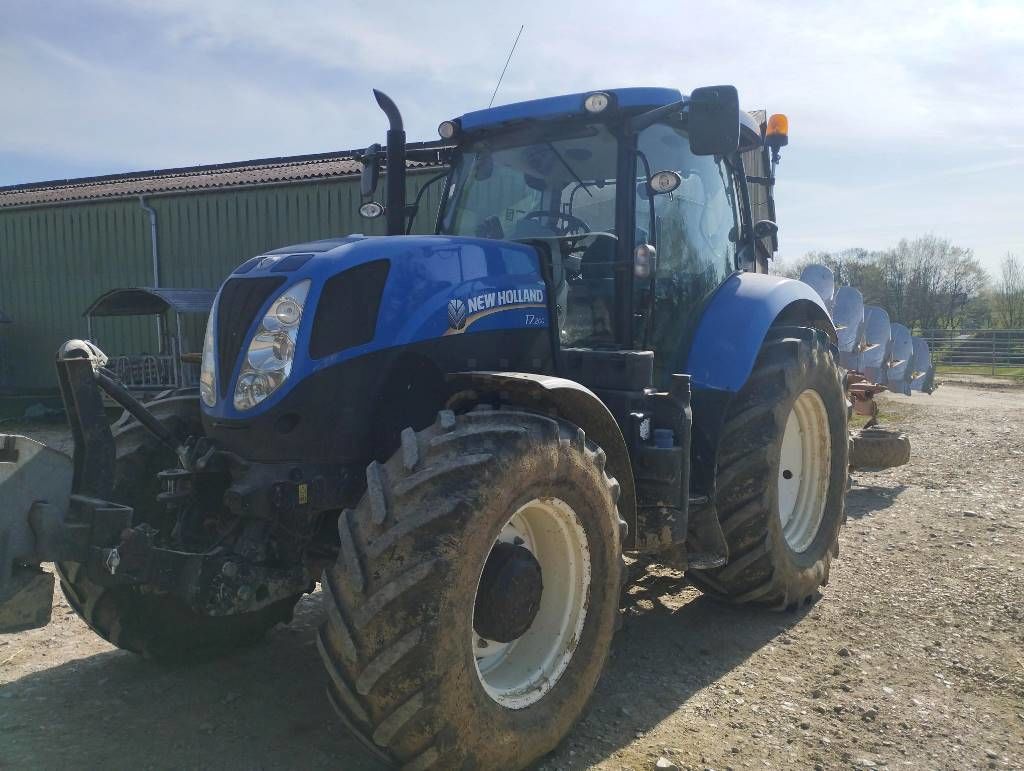 E-FARM: New Holland T7.200 - Traktor - id 8HUWUST - 47.000 € - Baujahr: 2013 - Abgelesene Motorstunden: 6.300,Motorleistung (PS): 155,Frankreich