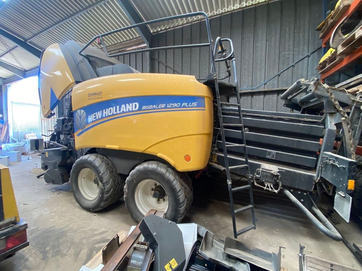 E-FARM: New Holland BB 1290 Plus - Baler - id ZSLB6PA - €80,000 - Year of construction: 2017 - Total number of bales produced: 35,000,France