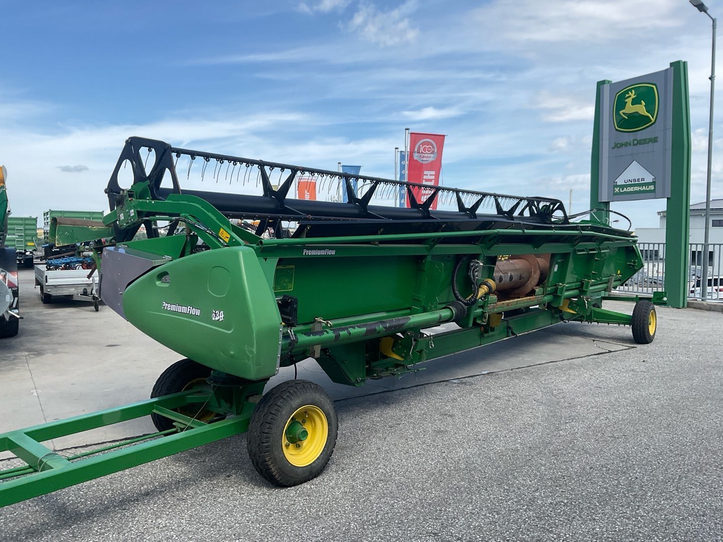 E-FARM: John Deere 630 - Header - id ULGZSZR - €21,583 - Year of construction: 2013 - Engine hours: 10,Austria