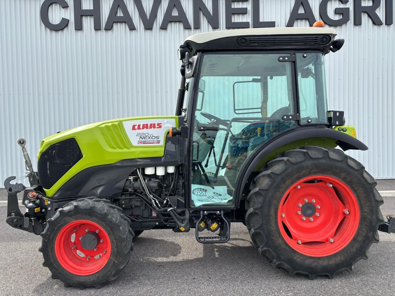 E-FARM: Claas Nexos 220 VL - Traktor - id AGCDGVZ - 44.000 € - Baujahr: 2020 - Abgelesene Motorstunden: 1.000,Motorleistung (PS): 85,Frankreich