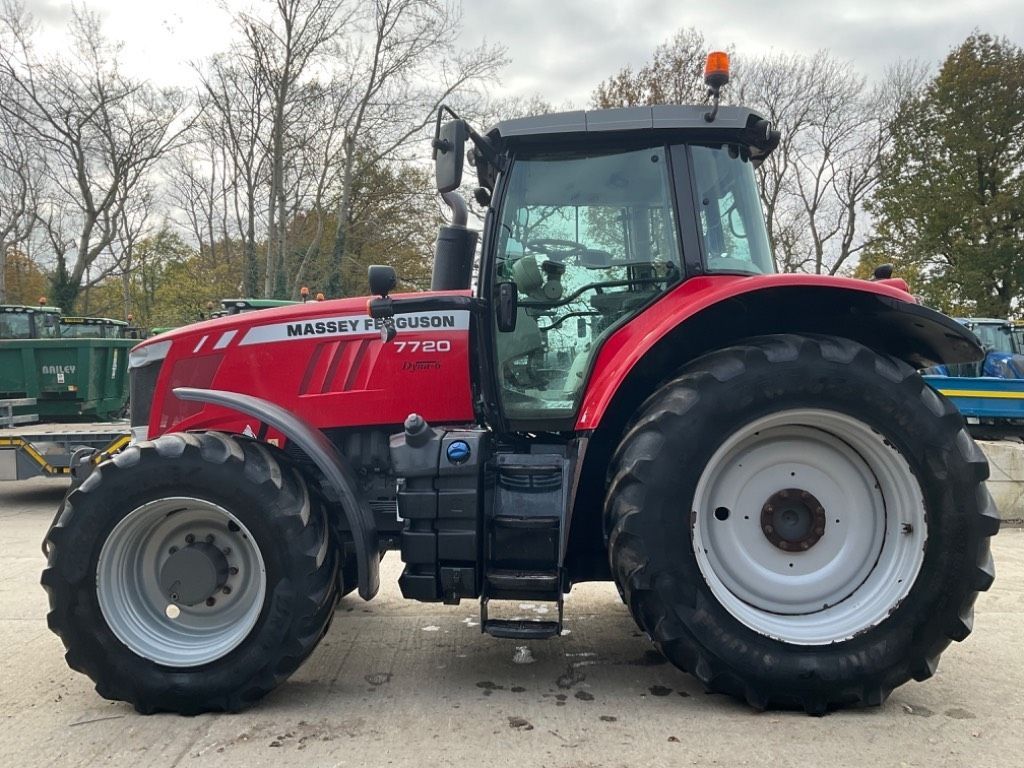 Massey Ferguson 7720 Tractor €48,374