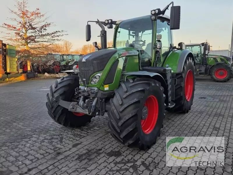 Fendt 724 Vario Tractor €119,000