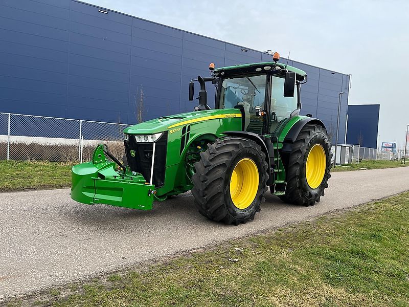John Deere 8370 R Tractor €107,999