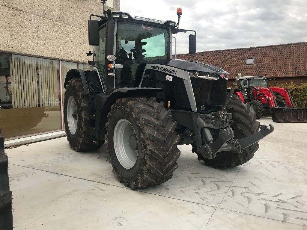Massey Ferguson 8S.225 Tractor 150.000 EUR