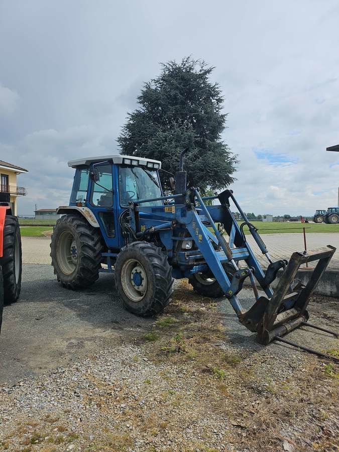 E-FARM: Ford 6610 - Tractor - id D5PLF4R - Año: 1985 - Potencia del motor: 85,Italia