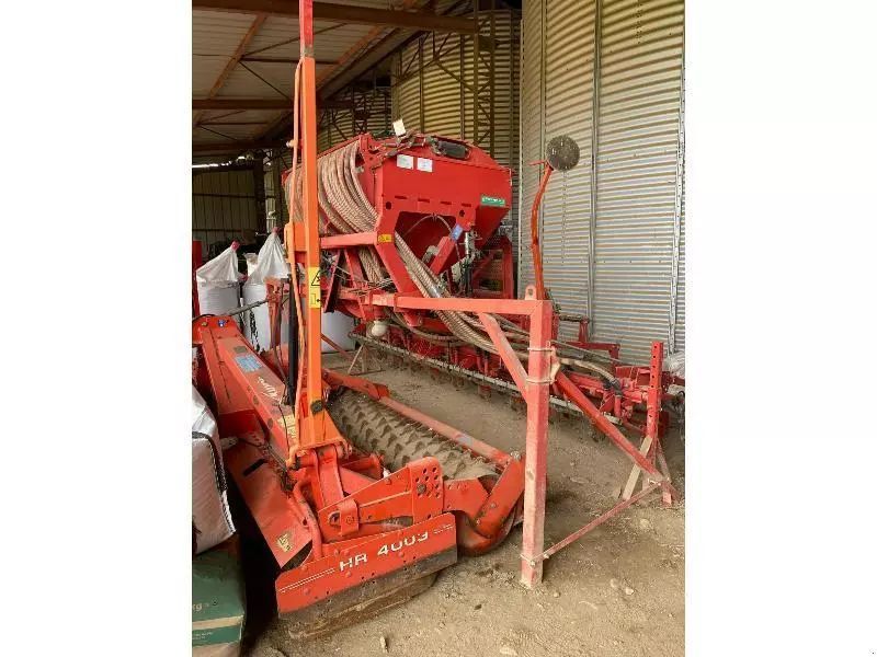 E-FARM: Kuhn hr 4003d - Drilling machine combination - id U8RVI6J - €12,000 - Year of construction: 2001 - Engine power (HP): 250,France