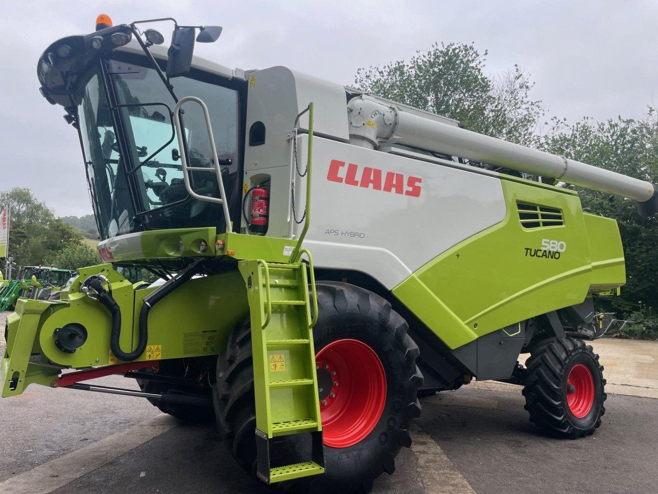E-FARM: Claas Tucano 580 - Mähdrescher - id BW6RCNT - 184.418 € - Baujahr: 2020 - Abgelesene Motorstunden: 986,Motorleistung (PS): 381,Vereinigtes Königreich