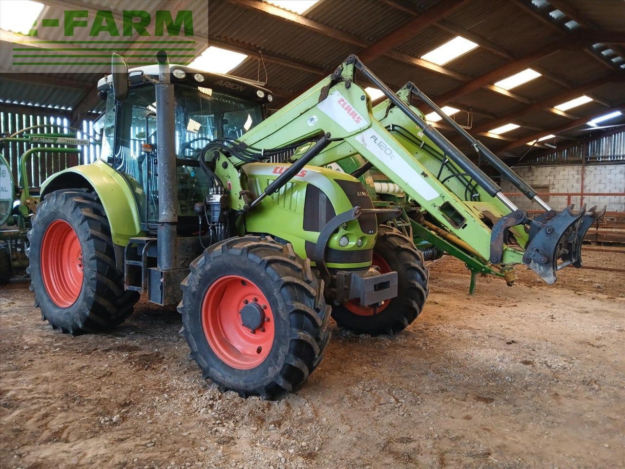 Claas Arion 620 Tractor €44,374