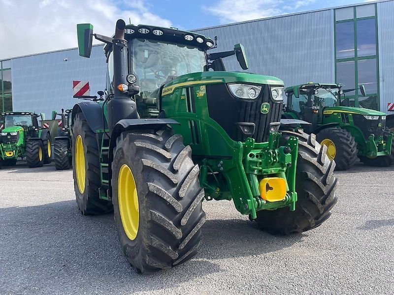 E-FARM: John Deere 6R 250 - Tractor - id VECSMRP - €192,000 - Year of construction: 2023 - Engine hours: 1,280,Engine power (HP): 250,Germany