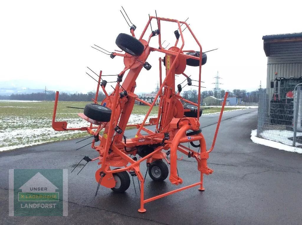 E-FARM: Kuhn GF 5902 - Faneuse - id IREWCSX - 11 500 € - Année: 2024 - Autriche