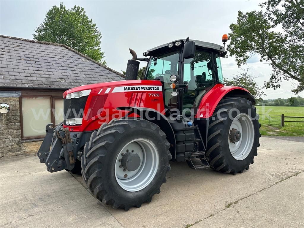 Massey Ferguson 7726 Traktor 69.354 €