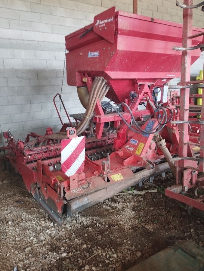 E-FARM: Kverneland HR 3504 - Semoir - id NUCATTV - 12 500 € - Année: 2009 - France