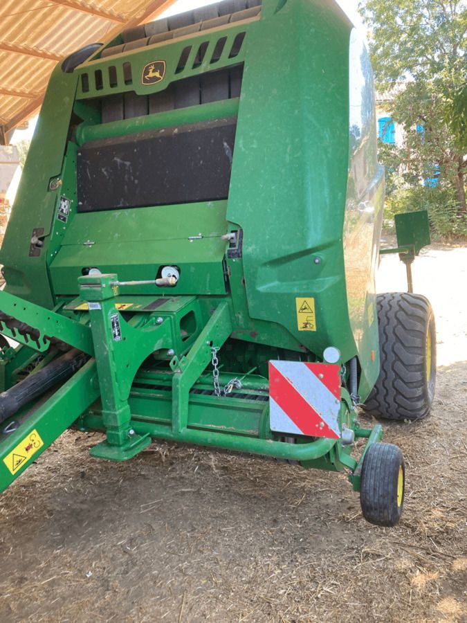 E-FARM: John Deere V451M - Presă de balotat - id AQGUPZX - 26.000 EUR - Anul: 2019 - Numărul total de baloți produși: 13.367,Franța