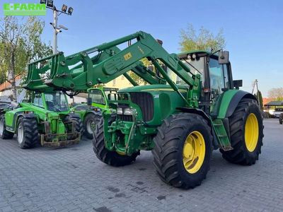 E-FARM: John Deere 6820 Premium - Tractor - id 2U67TUP - €37,152 - Year of construction: 2004 - Engine hours: 8,400,Engine power (HP): 140,Poland