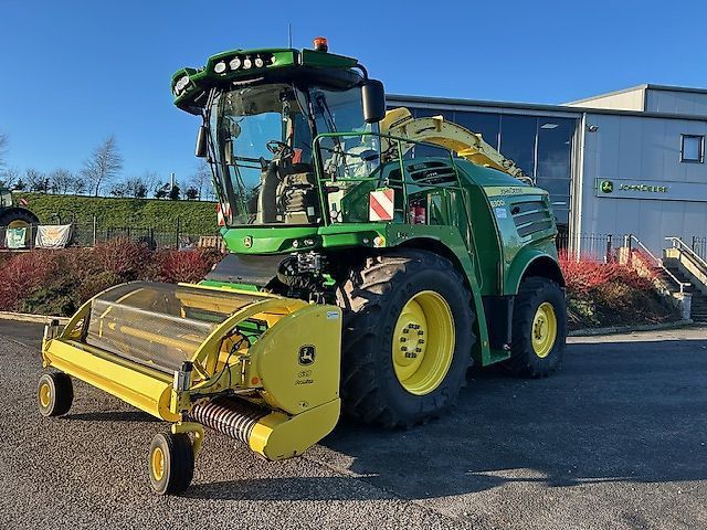John Deere 8300 Self propelled forage harvester €253,225