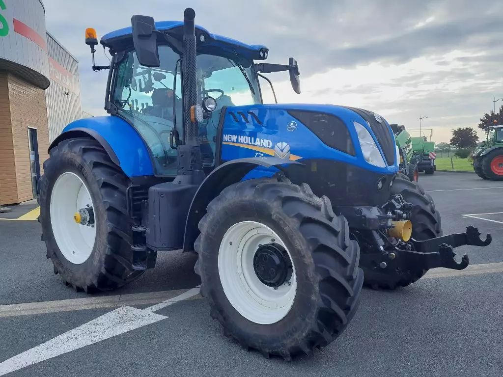 E-FARM: New Holland T7.210 - Tracteur - id BSTWJKQ - 93 000 € - Année: 2022 - Lecture du nombre d'heure: 700,Puissance du moteur (chevaux): 165,France