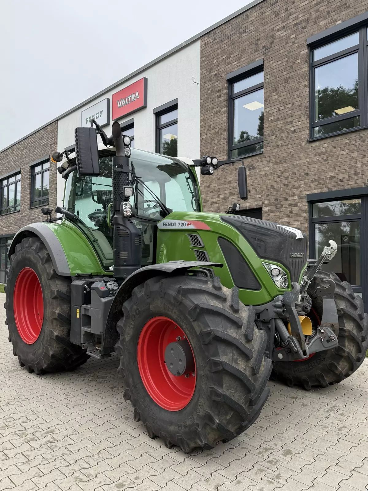 E-FARM: Fendt 720 Vario ProfiPlus - Tracteur - id 2MW2ATP - 136 500 € - Année: 2018 - Lecture du nombre d'heure: 3 250,Allemagne