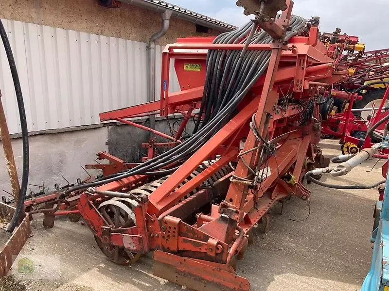 E-FARM: Kuhn hrb 450 + rauch venta al *schleppschar* - Semoir - id ECU4AES - 4 000 € - Année: 1995 - Allemagne