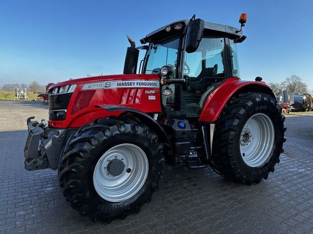 Massey Ferguson 6715 S Traktor