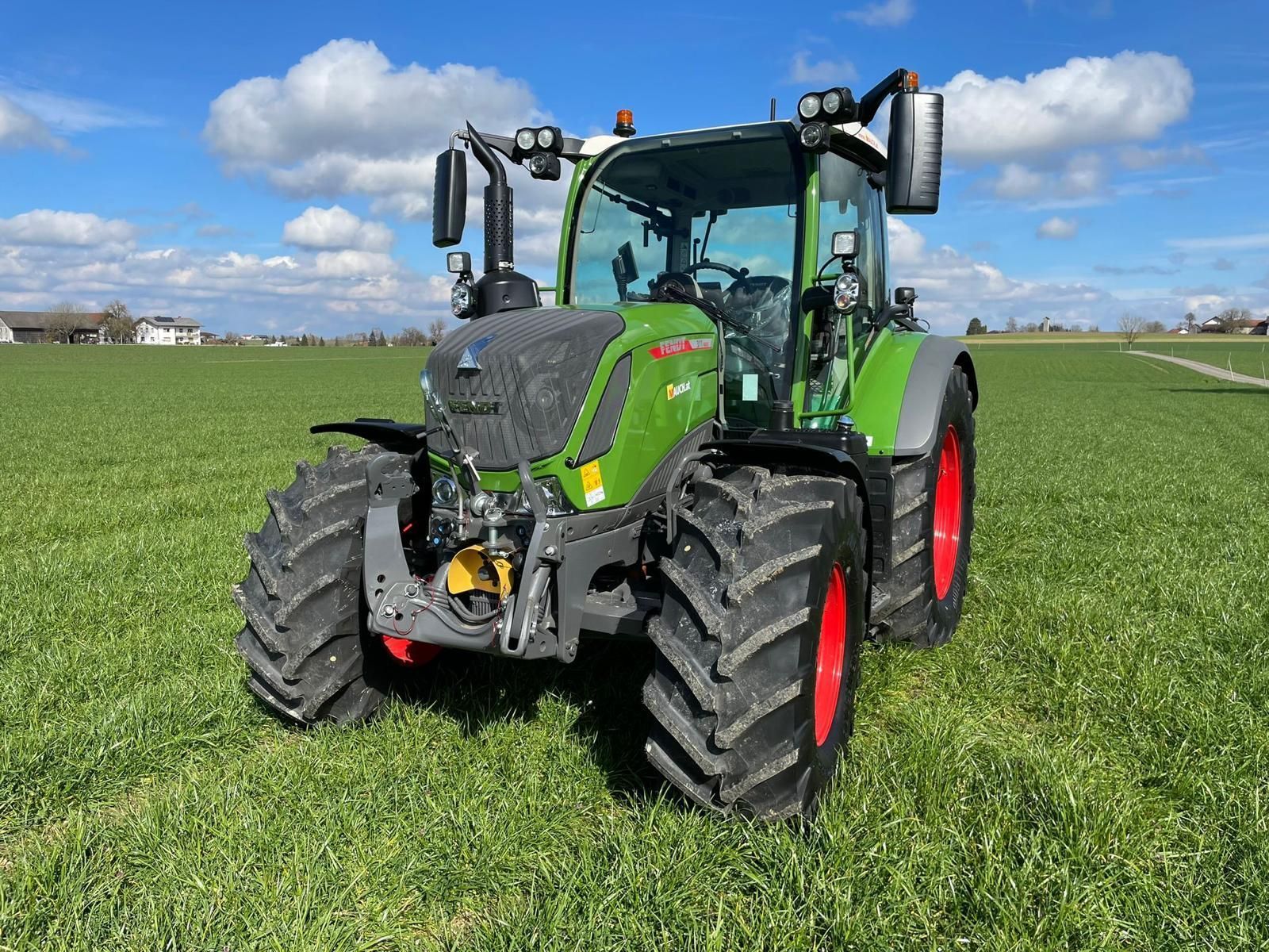 E-FARM: Fendt 311 Vario ProfiPlus - Tractor - id DCY1ZAV - 134.513 € - Horas: 150 - Potencia del motor: 113,Austria