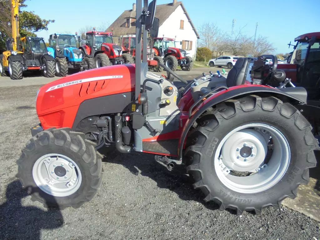 E-FARM: McCormick x2-55 - Tractor - id CQLACBW - 26.000 EUR - Anul: 2023 - Citeste ore: 2,Muterea motorului: 49,Franța