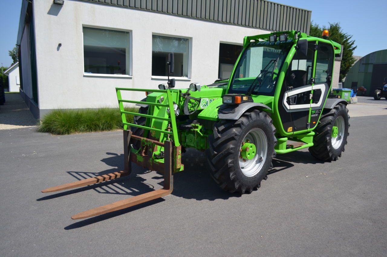 E-FARM: Merlo merlo tf35.7 - Chargeur télescopique  - id DVPX6UV - 45 000 € - Année: 2019 - Lecture du nombre d'heure: 5 122,Puissance du moteur (chevaux): 115,Belgique