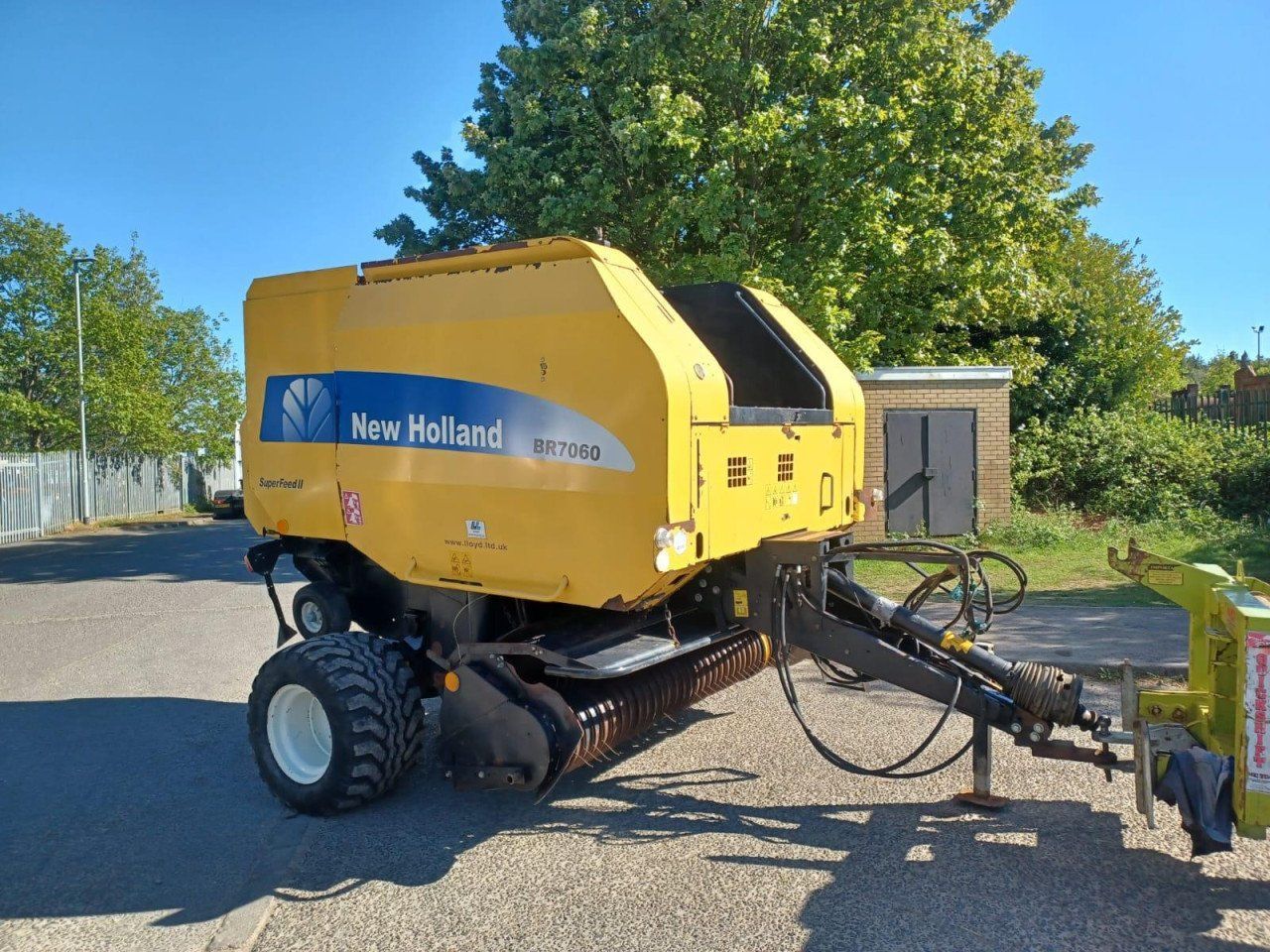 E-FARM: New Holland BR7060 Crop Cutter - Presse à balles - id THMYLBV - 7 603 € - Année: 2011 - Royaume-Uni