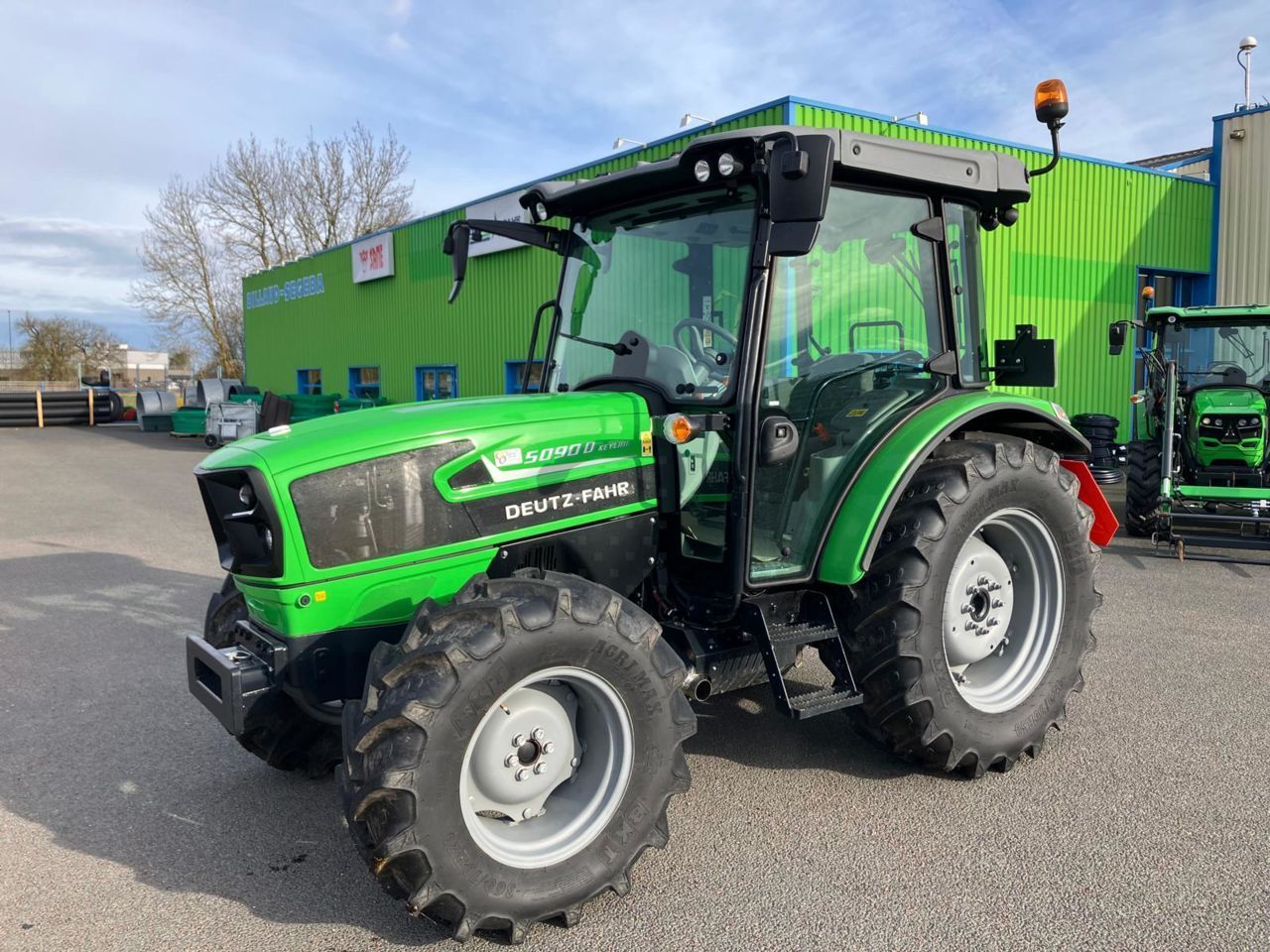 E-FARM: Deutz-Fahr 5090D Keyline - Tracteur - id LZB6EHU - 36 500 € - Année: 2024 - Lecture du nombre d'heure: 110,Puissance du moteur (chevaux): 90,France