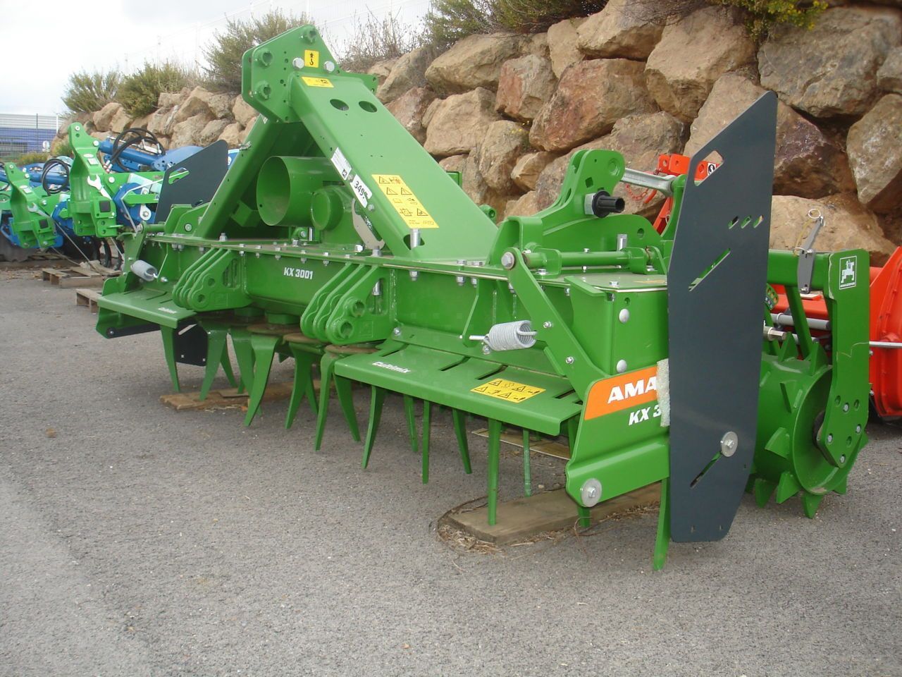E-FARM: Amazone KX 3001 - Herse rotative - id FSFXXWX - 20 500 € - Année: 2023 - France