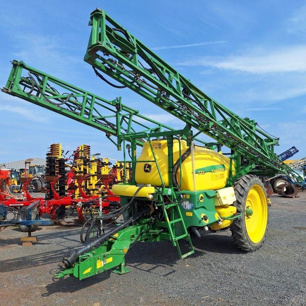 E-FARM: John Deere 732 - Sprayer - id SPDD15G - €16,800 - Year of construction: 2006 - France