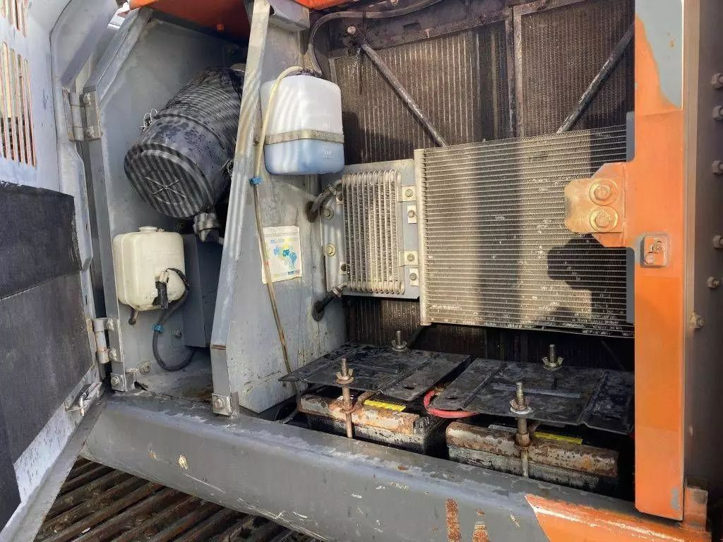 E-FARM: Hitachi zx 180 lc-3 - Excavator - id XYSTCWN - Year of