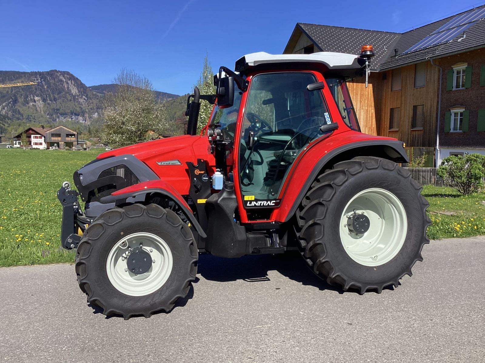 Lindner Lintrac 100 Tractor