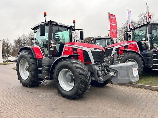 Massey Ferguson 8S.205 Tractor €151,898