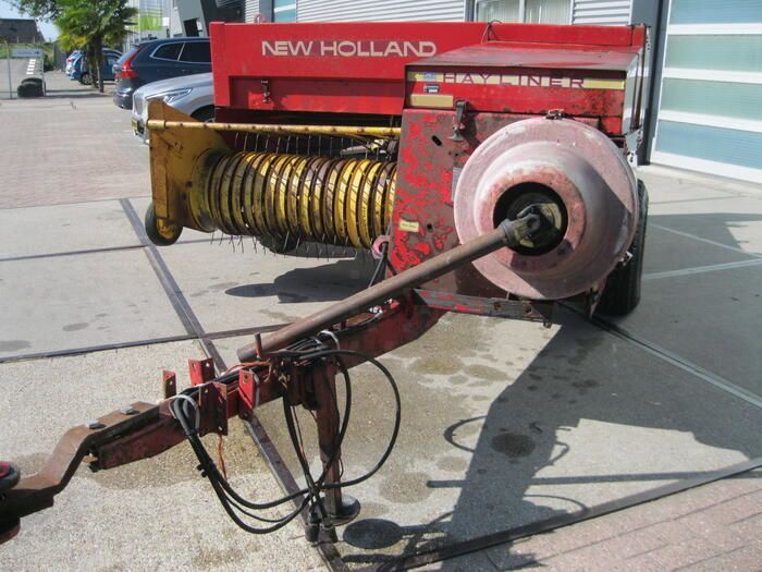 New Holland hayliner 386 Empacadora 3250 €