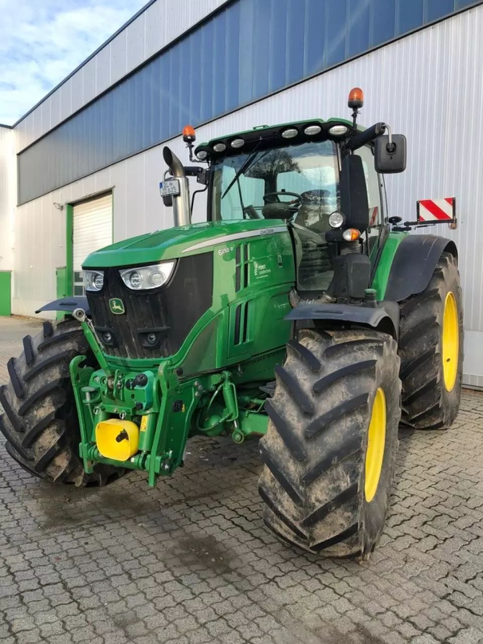 E-FARM: John Deere 6250 R - Τρακτέρ - id Z9KHNIQ - 120.000 € - Χρονία: 2019 - Μετρητής ωρών: 5.000,Ισχύς κινητήρα: 250,Γερμανία