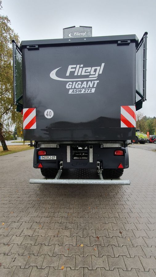 Fliegl asw 271 compact fox tandem Wózek paszowy 43 500 €