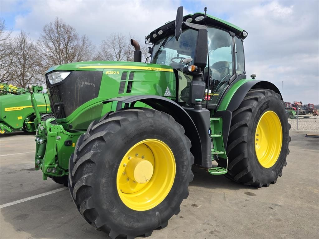 John Deere 6250 R Tractor €122,000