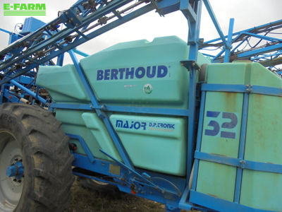 E-FARM: Berthoud Racer 3200 - Sprayer - id KKFUUQQ - €18,000 - Year of construction: 2003 - Engine hours: 1,525,France