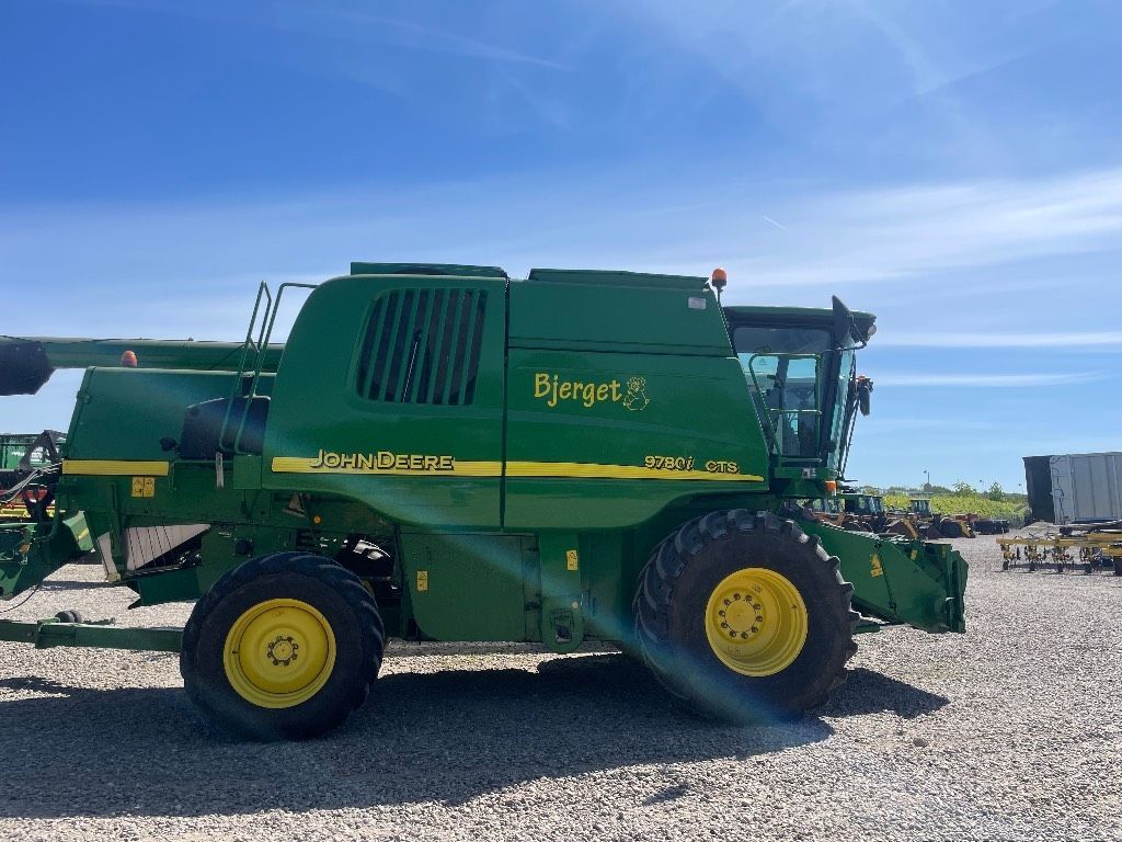 E-FARM: John Deere 9780 i CTS - Cosechadora - id BTXUA1I - 70.393 € - Año: 2007 - Horas: 2850,Dinamarca