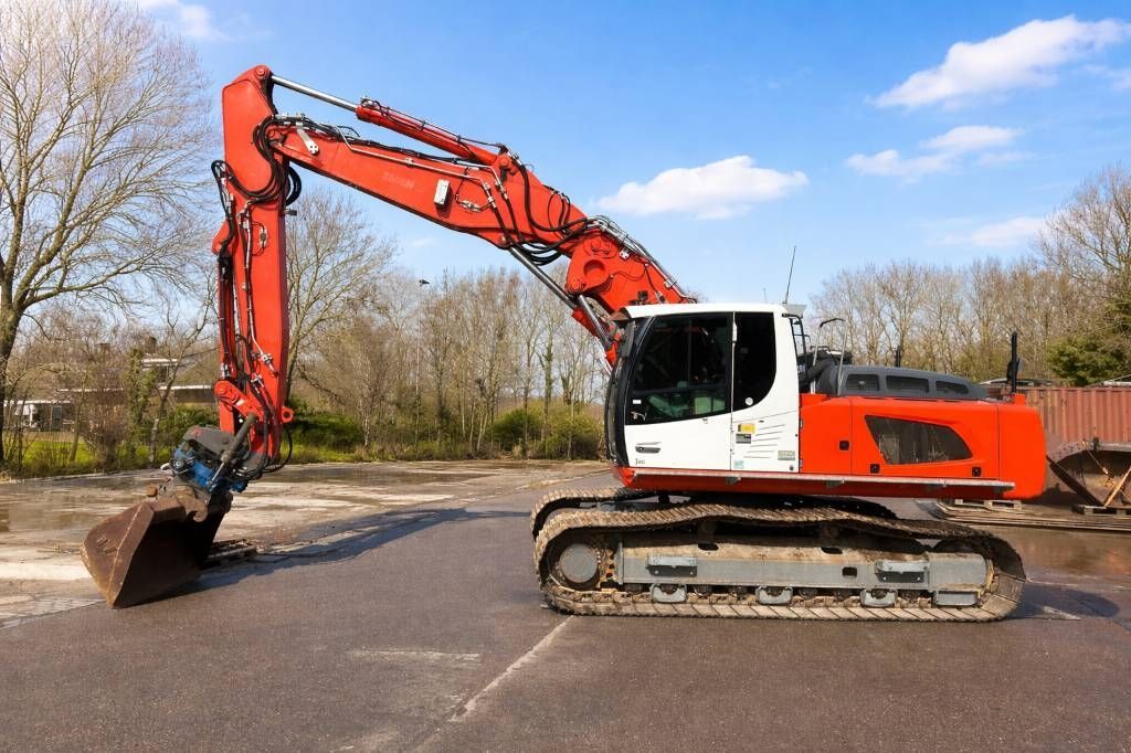 Liebherr r 926 lc - topcon 3d gps! Crawler excavator €69,500