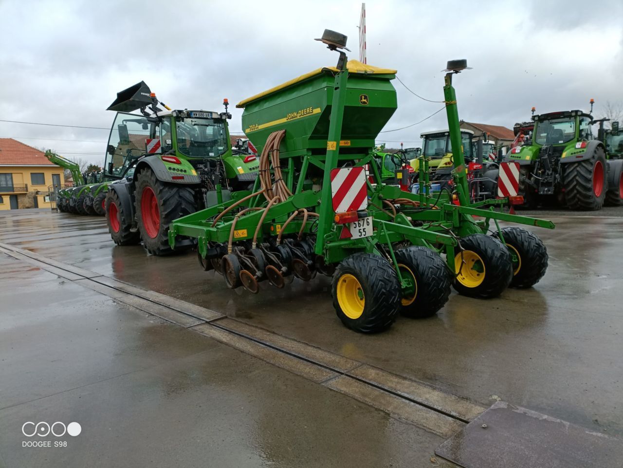 E-FARM: John Deere 750A - Semoir direct - id QYQ4CNG - 40 000 € - Année: 2008 - France