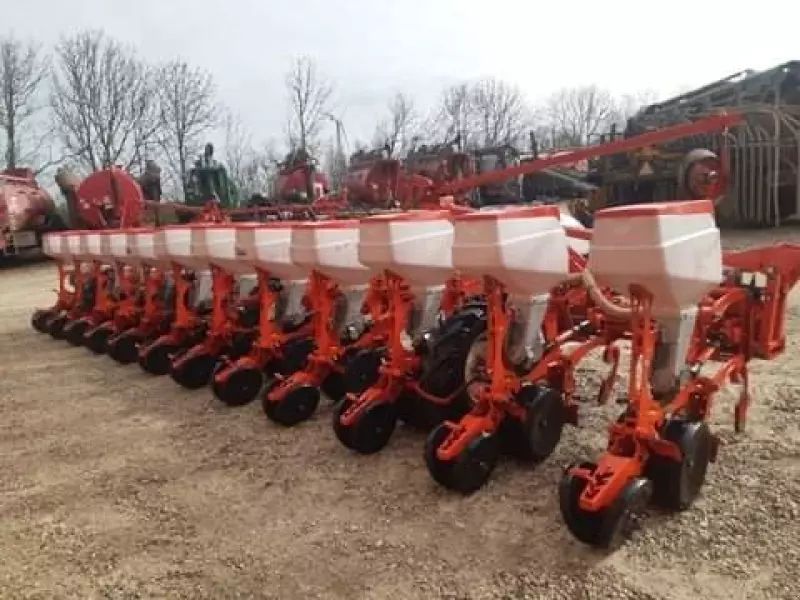 E-FARM: Gaspardo manta xl 12 rk - Seminatrice di precisione - id RPYIGD1 - 19.970 € - Anno di costruzione: 2011 - Danimarca