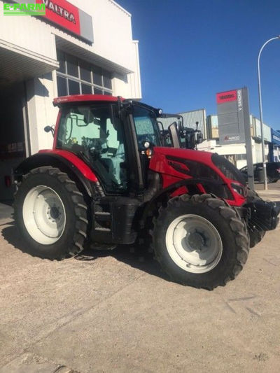 E-FARM: Valtra A135 - Tractor - id MNE56PR - €74,300 - Year of construction: 2022 - Engine hours: 1,215,Engine power (HP): 135,Spain