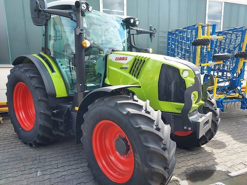 Claas Arion 450 Tractor €79,900